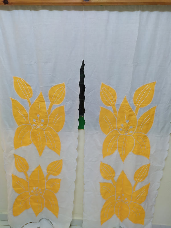 Rideau petademba 2 portes blanc avec motifs jaunes - ALI BA GASY