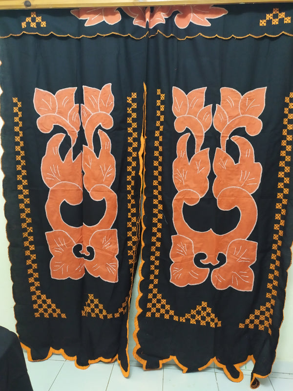 Rideau jorokarany XXL 3 Portes noir Motifs orange - ALI BA GASY