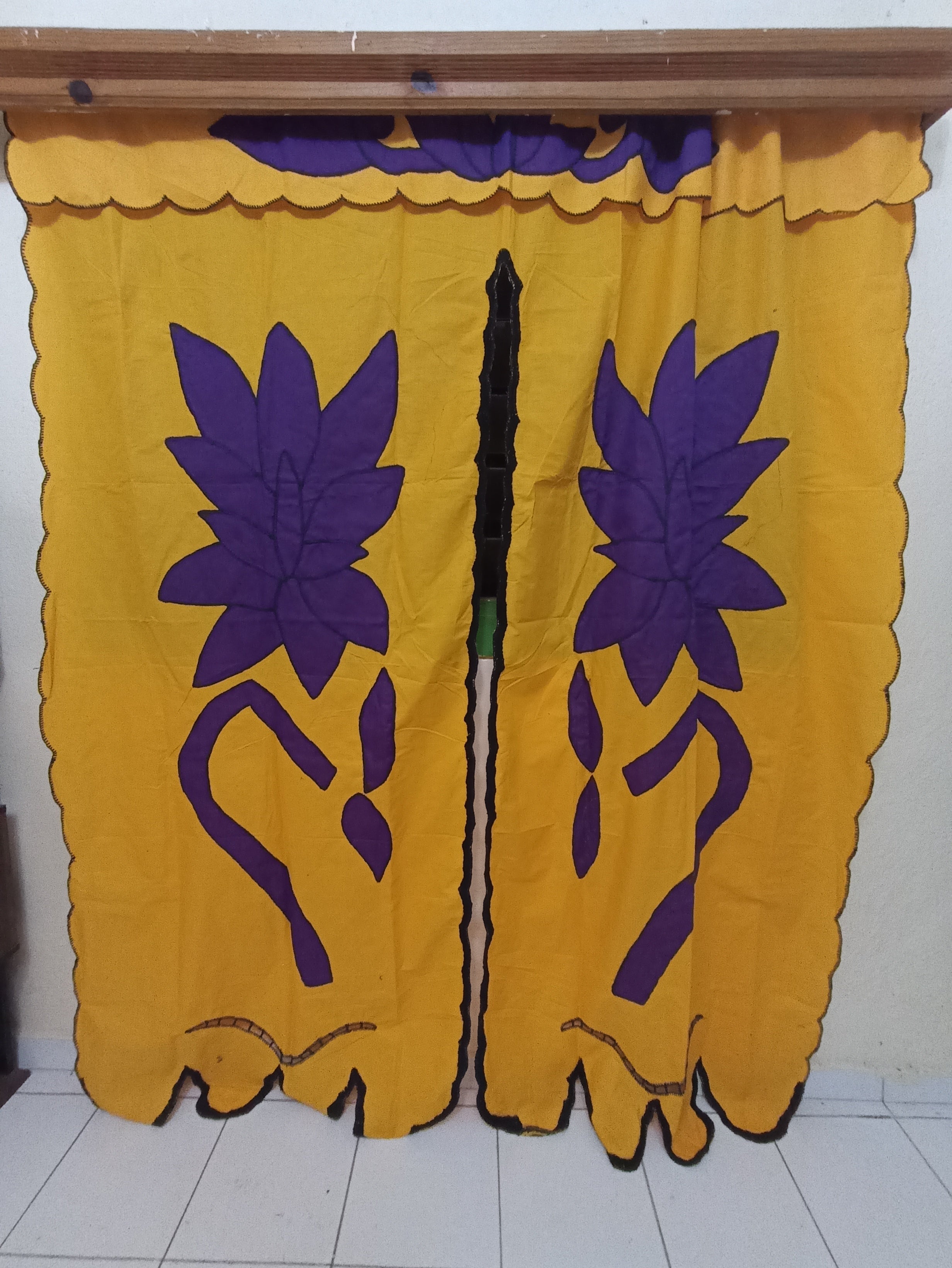 Rideau Petademba XXL jaune motifs violet