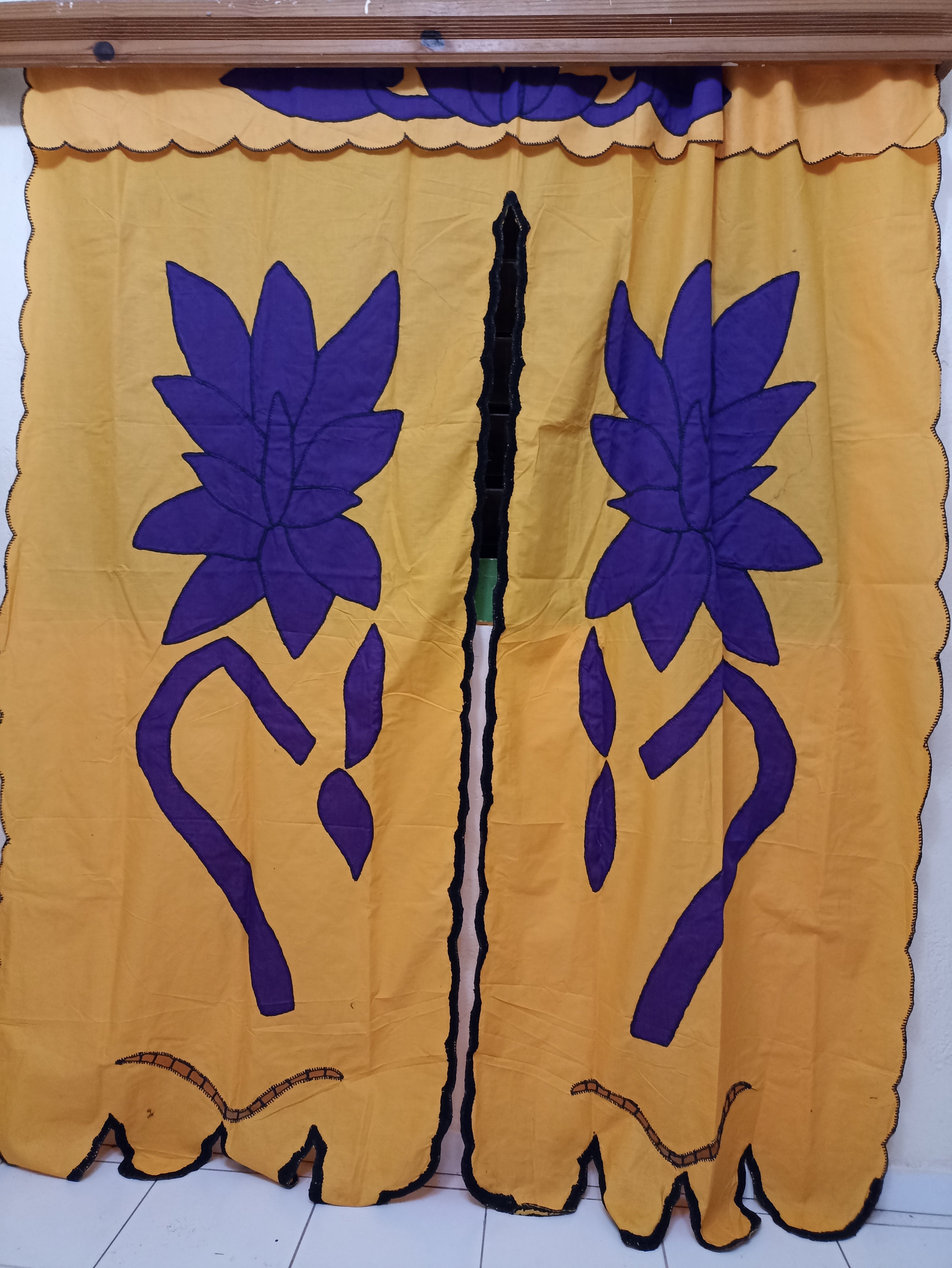 Rideau Petademba XXL jaune motifs violet