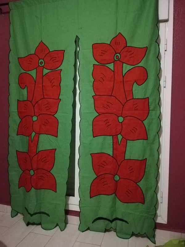 Rideau petademba 2 portes vert avec motifs rouge - ALI BA GASY